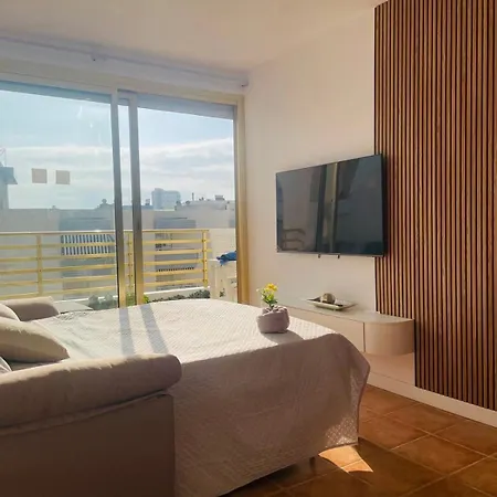 Prime Location Penthouse With Stunning Sea Views Apartmán
