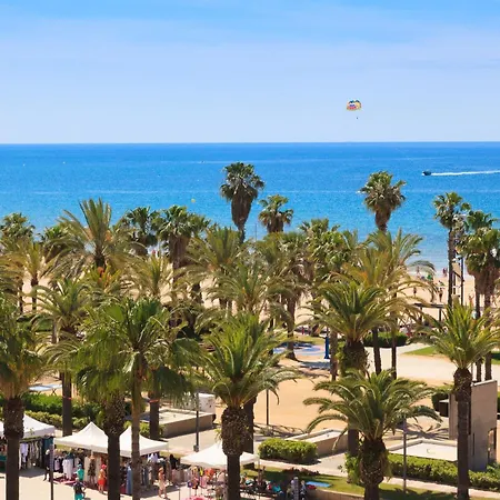 Prime Location Penthouse With Stunning Sea Views *