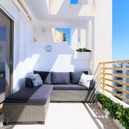 Prime Location Penthouse With Stunning Sea Views Apartmán