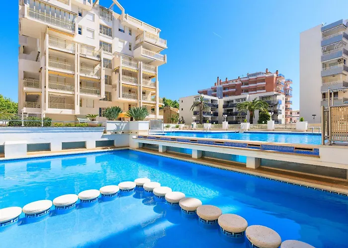 Prime Location Penthouse With Stunning Sea Views アパート サロウ