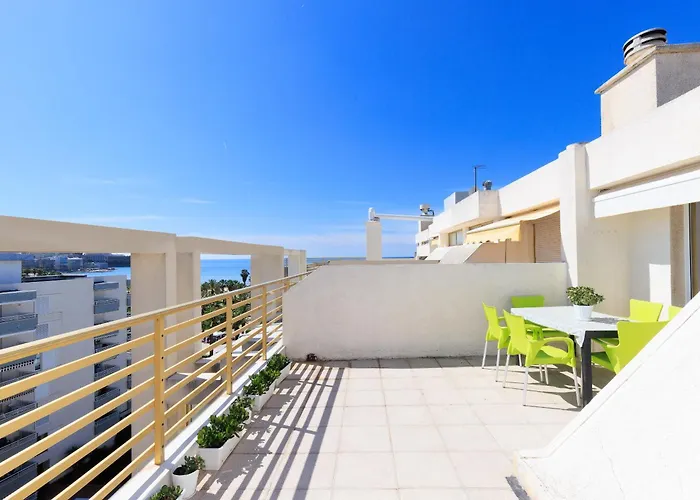 アパート Prime Location Penthouse With Stunning Sea Views *